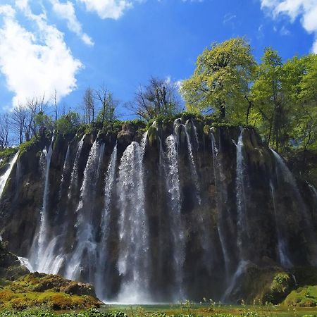 Отель Plitvice Streaming Prijeboj Экстерьер фото