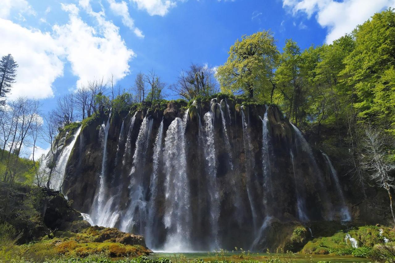 Отель Plitvice Streaming Prijeboj Экстерьер фото